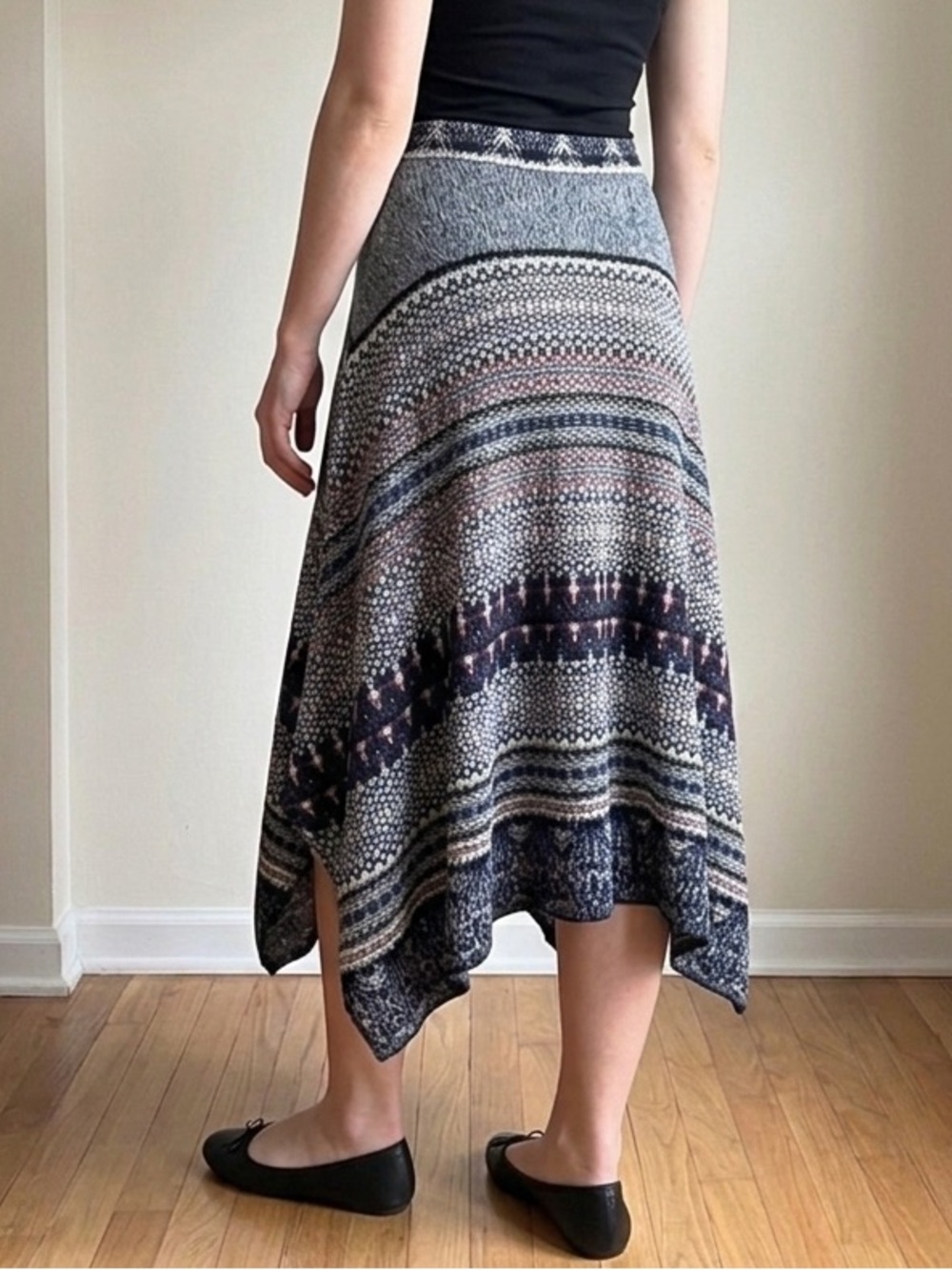 🍪 Cato Handkerchief Skirt L with Sharkbite Hem